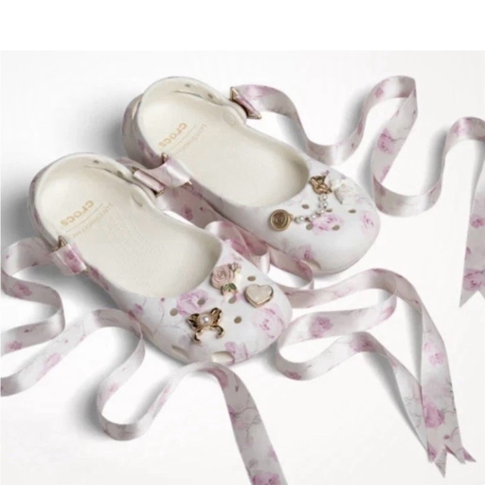 CROCS Floral Classic Clog in White with Pink Rose Print - Picture 5 of 7